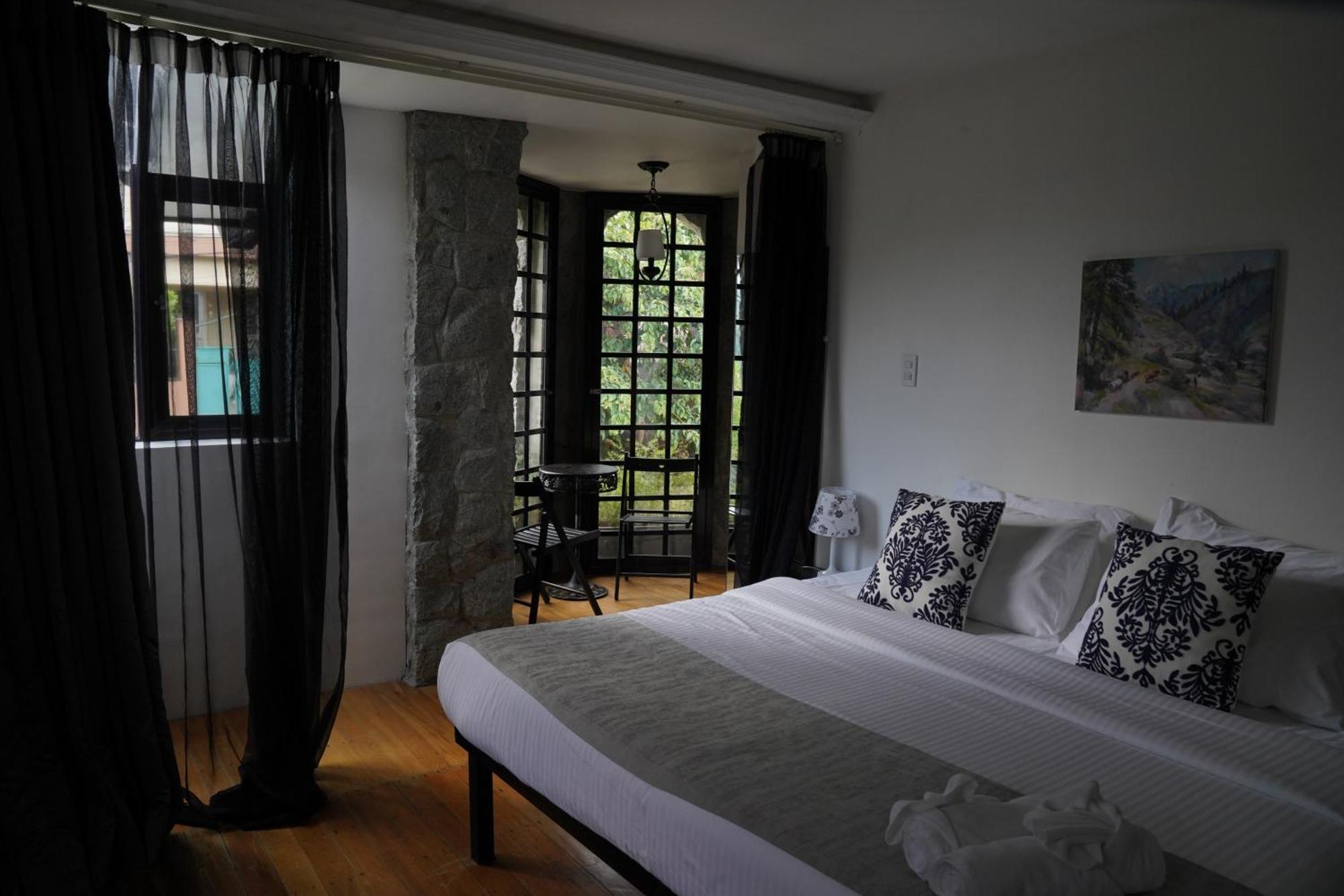 Tudor In The Pines Villa Baguio City Exterior photo